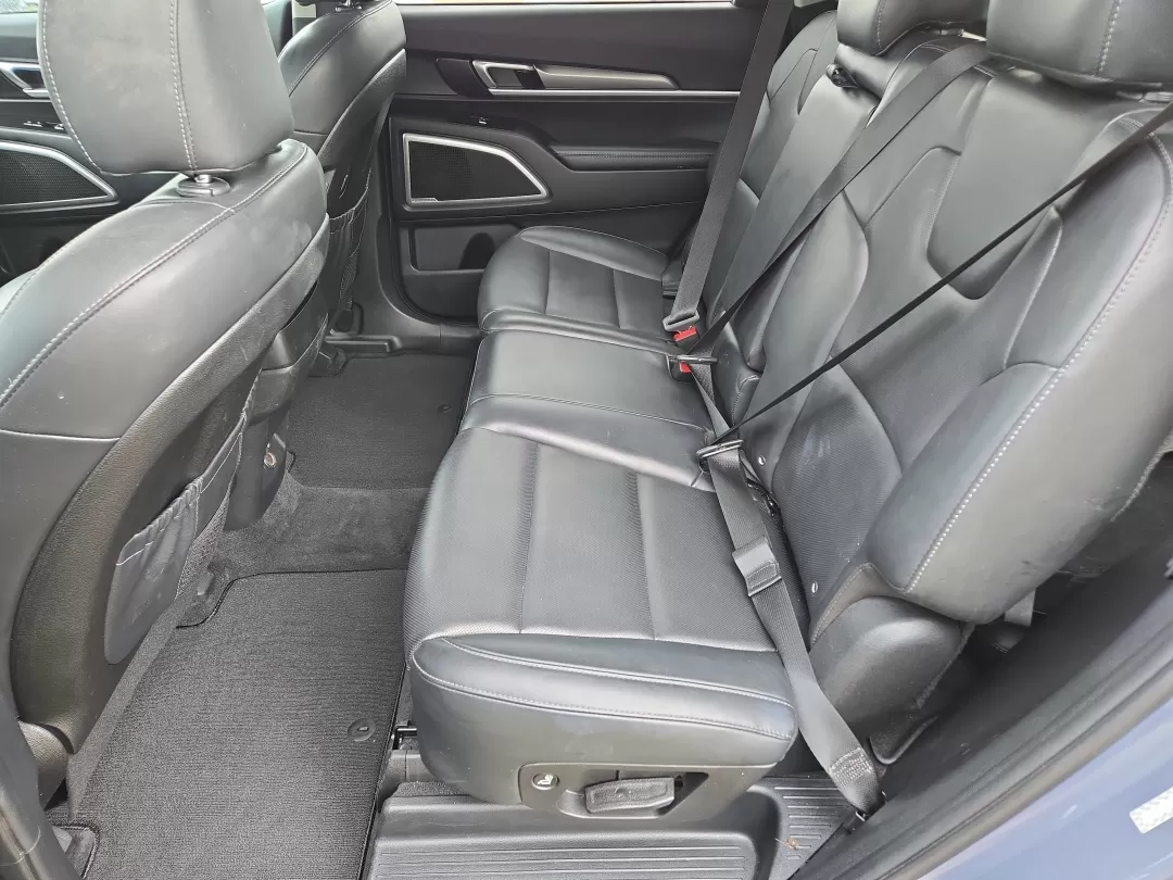 2020 /Black Kia Telluride S (5XYP64HC7LG) with an Other engine, located at 3959 U.S. 80 W, Phenix City, AL, 36870, (334) 297-4885, 32.469296, -85.135185 - Are you ready to elevate your family adventures or streamline your daily commute? Look no further than this impressive 2020 Kia Telluride S, available now at Gils Auto in Phenix City, AL. With its spacious 8-passenger seating and versatile features, this SUV is perfect for growing families, weekend - Photo#12