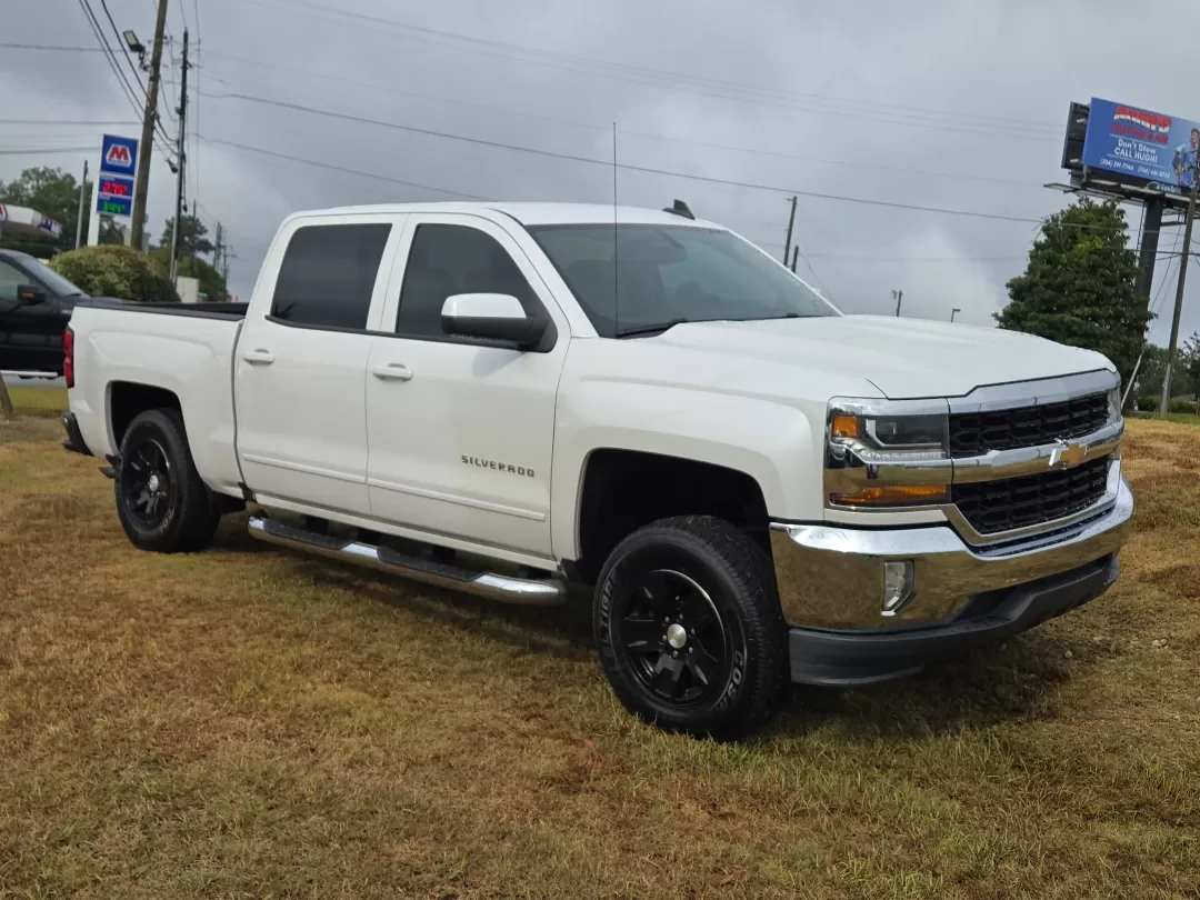 2018 /Jet Black Chevrolet Silverado 1500 LT (3GCPCREC2JG) with an Other engine, located at 3959 U.S. 80 W, Phenix City, AL, 36870, (334) 297-4885, 32.469296, -85.135185 - Experience adventure and versatility with this stunning 2018 Chevrolet Silverado 1500 LT, now available at Gils Auto, located at 3959 U.S. 80 W, Phenix City, AL 36870. This versatile pickup is perfect for weekend adventures, family road trips, or daily commutes, making it an ideal choice for those w - Photo#3