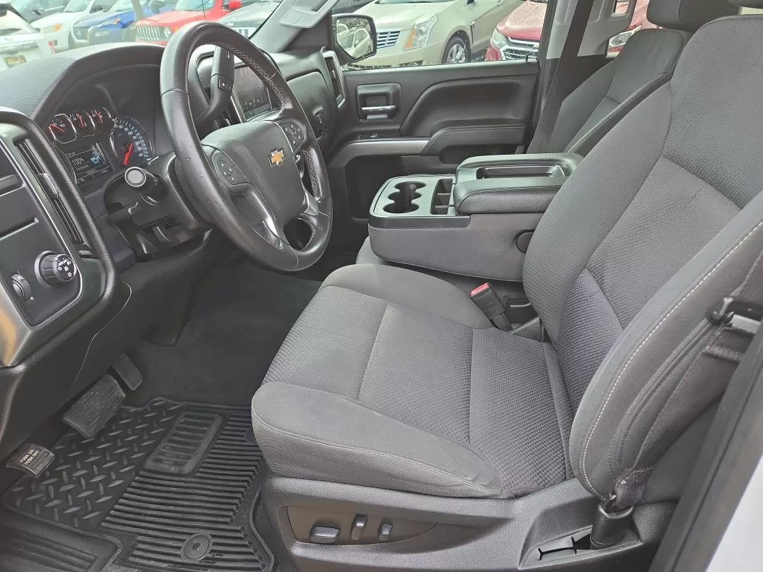 2018 /Jet Black Chevrolet Silverado 1500 LT (3GCPCREC2JG) with an Other engine, located at 3959 U.S. 80 W, Phenix City, AL, 36870, (334) 297-4885, 32.469296, -85.135185 - Experience adventure and versatility with this stunning 2018 Chevrolet Silverado 1500 LT, now available at Gils Auto, located at 3959 U.S. 80 W, Phenix City, AL 36870. This versatile pickup is perfect for weekend adventures, family road trips, or daily commutes, making it an ideal choice for those w - Photo#11