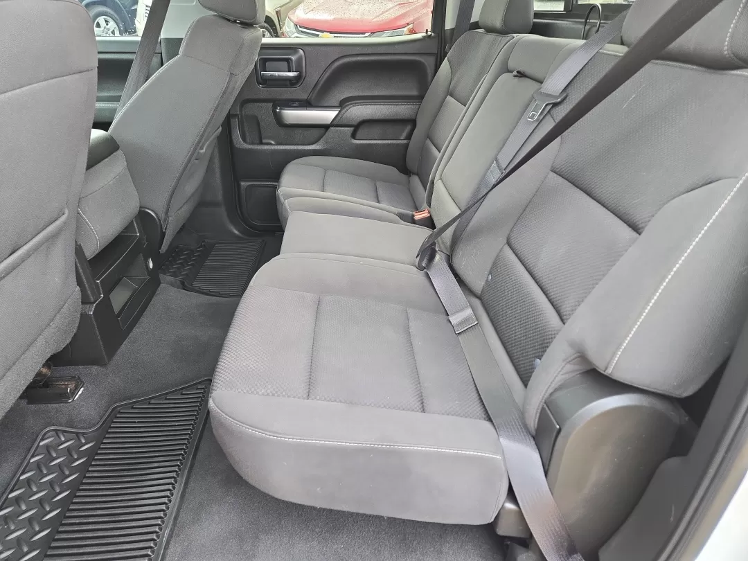 2018 /Jet Black Chevrolet Silverado 1500 LT (3GCPCREC2JG) with an Other engine, located at 3959 U.S. 80 W, Phenix City, AL, 36870, (334) 297-4885, 32.469296, -85.135185 - Experience adventure and versatility with this stunning 2018 Chevrolet Silverado 1500 LT, now available at Gils Auto, located at 3959 U.S. 80 W, Phenix City, AL 36870. This versatile pickup is perfect for weekend adventures, family road trips, or daily commutes, making it an ideal choice for those w - Photo#12