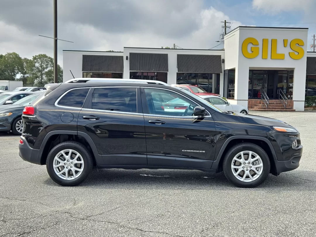 2015 /Lt Frost Beige/Black Jeep Cherokee Latitude (1C4PJLCS6FW) with an Other engine, located at 3959 U.S. 80 W, Phenix City, AL, 36870, (334) 297-4885, 32.469296, -85.135185 - 2015 Jeep Cherokee Latitude - Photo#4