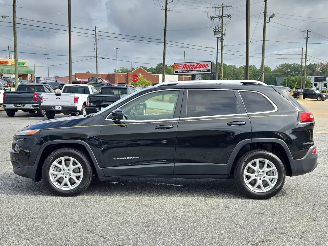 2015 /Lt Frost Beige/Black Jeep Cherokee Latitude (1C4PJLCS6FW) with an Other engine, located at 3959 U.S. 80 W, Phenix City, AL, 36870, (334) 297-4885, 32.469296, -85.135185 - 2015 Jeep Cherokee Latitude - Photo#8