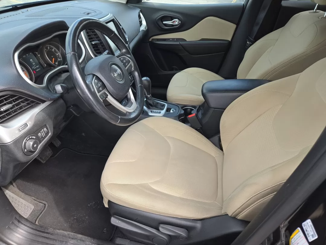 2015 /Lt Frost Beige/Black Jeep Cherokee Latitude (1C4PJLCS6FW) with an Other engine, located at 3959 U.S. 80 W, Phenix City, AL, 36870, (334) 297-4885, 32.469296, -85.135185 - 2015 Jeep Cherokee Latitude - Photo#11