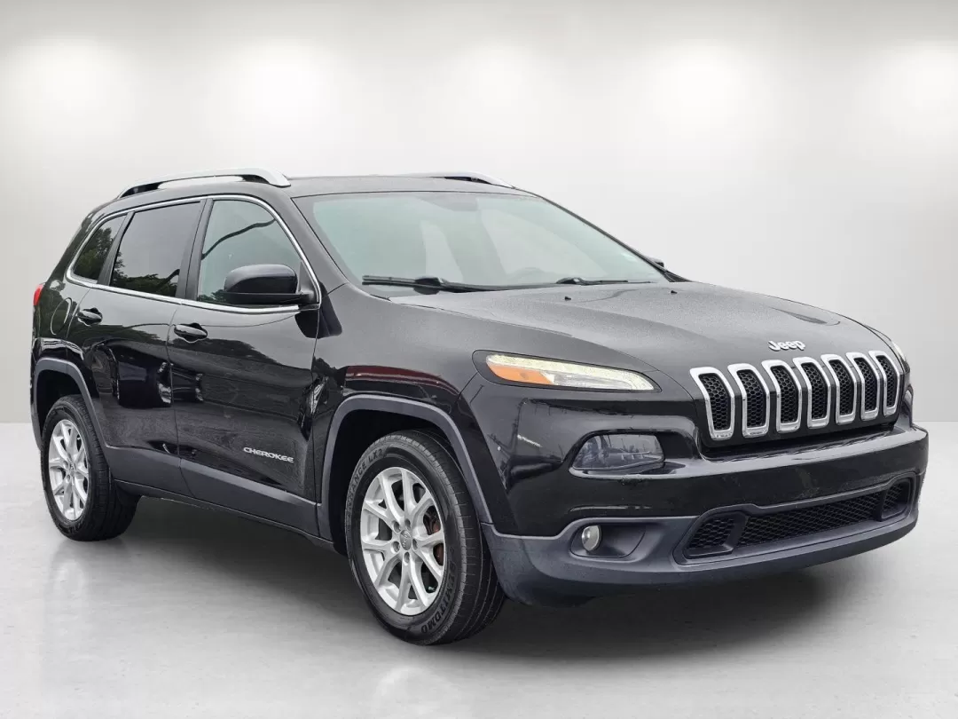 2016 /Black Jeep Cherokee Latitude (1C4PJLCB7GW) with an Other engine, located at 7000 Northlake Connector, Columbus, GA, 31904, (706) 987-8085, 32.524975, -84.978134 - 2016 Jeep Cherokee Latitude - Photo#2