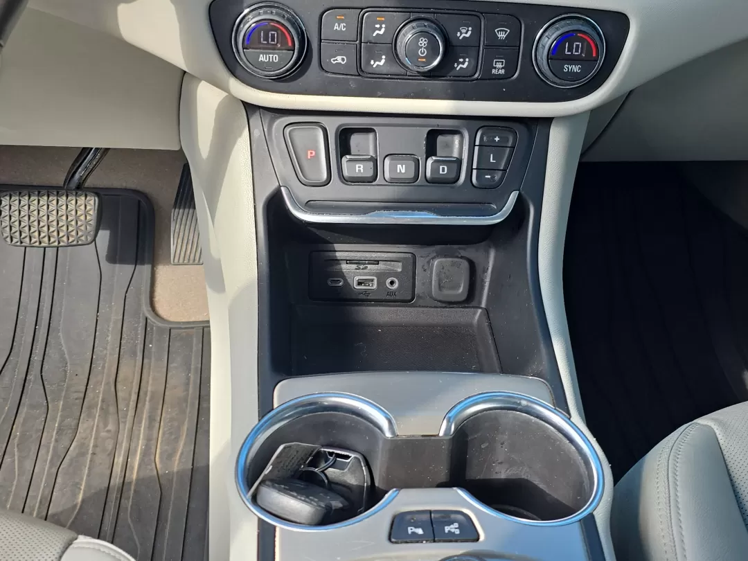 2018 /Light Platinum/Taupe GMC Terrain Denali (3GKALSEX4JL) with an Other engine, located at 3959 U.S. 80 W, Phenix City, AL, 36870, (334) 297-4885, 32.469296, -85.135185 - 2018 GMC Terrain Denali - Photo#17
