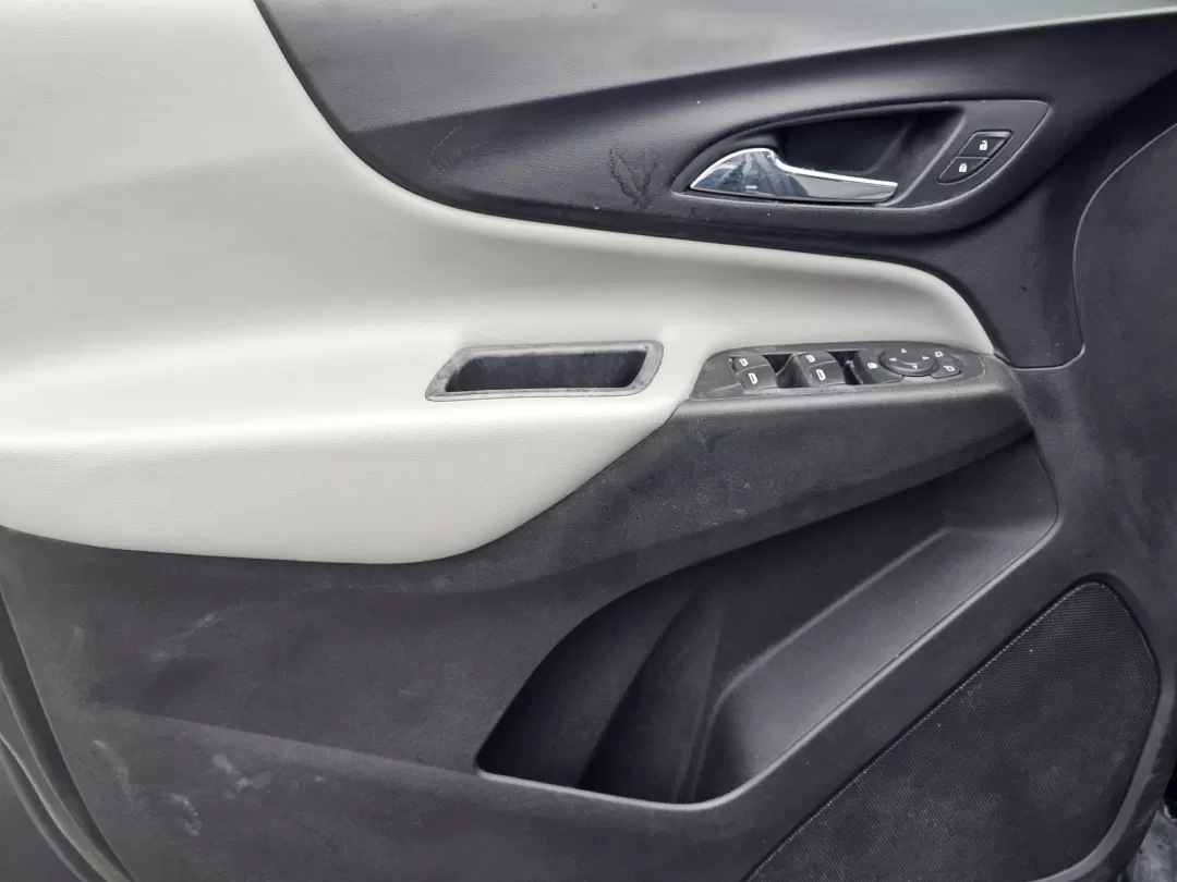 2020 /Medium Ash Gray Chevrolet Equinox LS (2GNAXHEV7L6) with an Other engine, located at 1430 Gateway Drive, Opelika, AL, 36801, (334) 239-0944, 32.637871, -85.409790 - 2020 Chevrolet Equinox LS - Photo#8