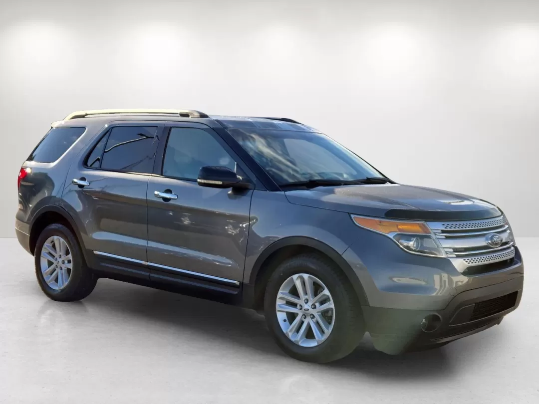 2013 Ford Explorer XLT (1FM5K7D88DG) with an Other engine, located at 521 Old Farm Lane Rd, Prattville, AL, 36066, (334) 325-1505, 32.482460, -86.416367 - **Explore Life's Adventures in a 2013 Ford Explorer XLT!** <br /> <br /> Are you searching for a reliable vehicle that can keep up with your bustling lifestyle? Look no further! This 2013 Ford Explorer XLT is the perfect companion for growing families, weekend adventurers, or anyone needing a spacio - Photo#3