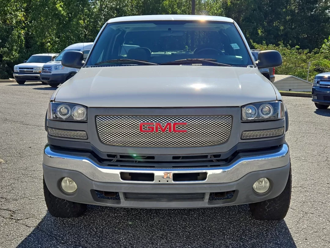 2005 /Dark Pewter GMC Sierra 2500HD Work Truck (1GTHC29U15E) with an Other engine, located at 3959 U.S. 80 W, Phenix City, AL, 36870, (334) 297-4885, 32.469296, -85.135185 - Looking for a reliable pickup truck that won't break the bank? The 2005 GMC Sierra 2500HD is the perfect solution for contractors, weekend adventurers, or growing families in need of rugged versatility. With its impressive towing capabilities and spacious interior, it's ready for any job, weekend ge - Photo#1