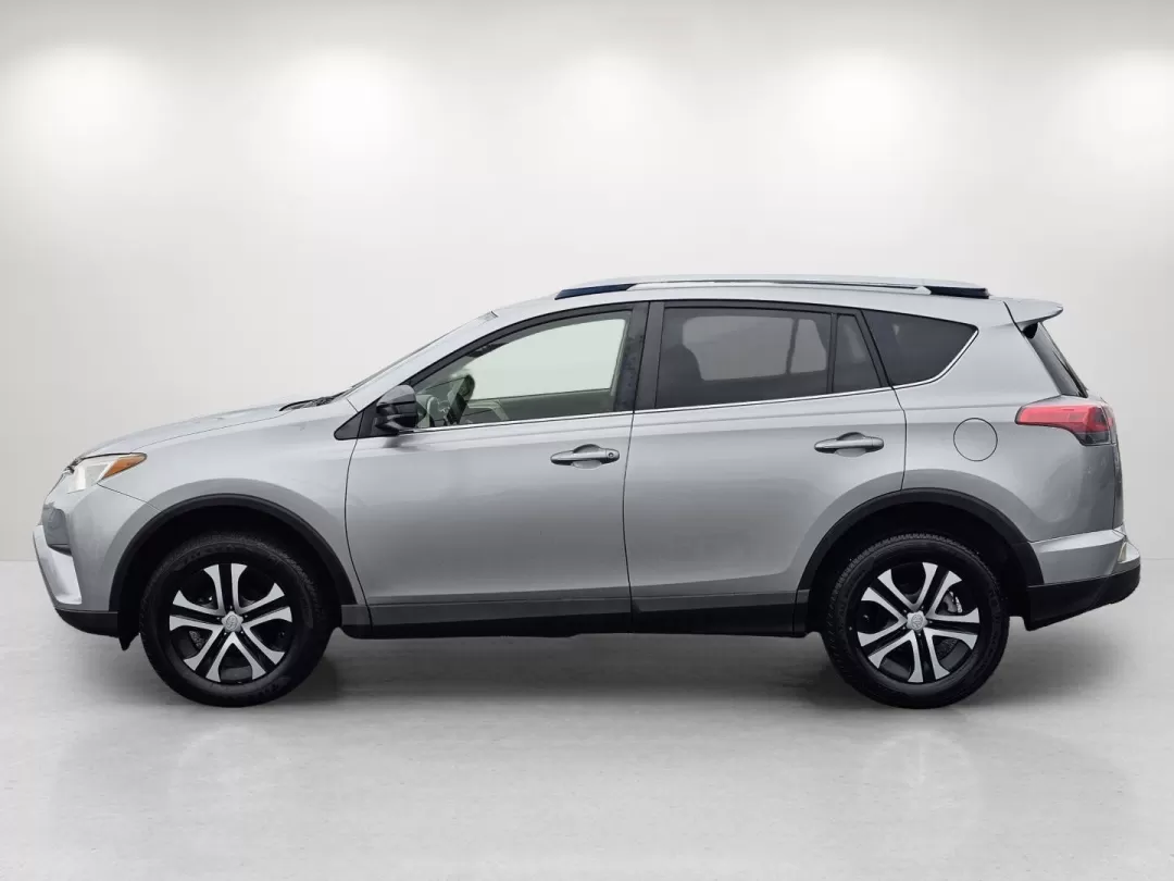 2018 Toyota RAV4 LE (JTMZFREV4JJ) with an Other engine, located at 3959 U.S. 80 W, Phenix City, AL, 36870, (334) 297-4885, 32.469296, -85.135185 - 2018 Toyota RAV4 LE - Photo#7