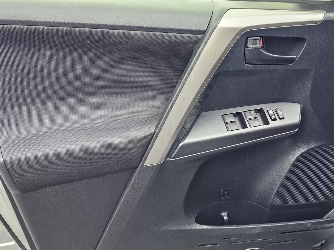 2018 Toyota RAV4 LE (JTMZFREV4JJ) with an Other engine, located at 3959 U.S. 80 W, Phenix City, AL, 36870, (334) 297-4885, 32.469296, -85.135185 - 2018 Toyota RAV4 LE - Photo#8
