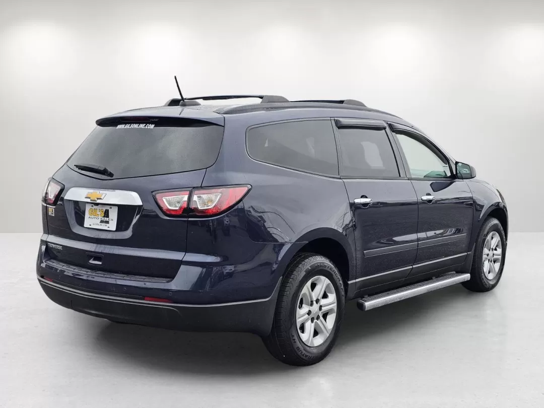 2017 /Dark Titanium/Light Titanium Chevrolet Traverse LS (1GNKRFKD4HJ) with an Other engine, located at 3959 U.S. 80 W, Phenix City, AL, 36870, (334) 297-4885, 32.469296, -85.135185 - 2017 Chevrolet Traverse LS - Photo#4