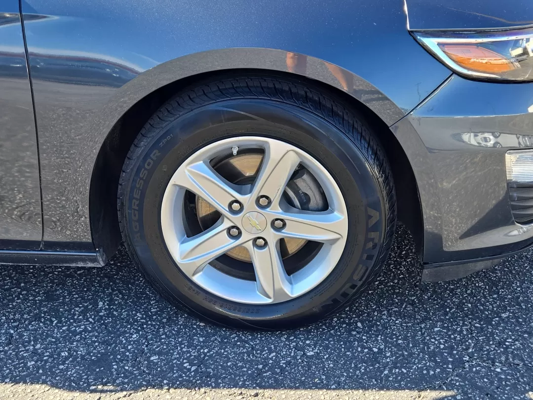 2019 /Dark Atmosphere/ Medium Ash Gray Chevrolet Malibu LS (1G1ZB5ST3KF) with an Other engine, located at 3959 U.S. 80 W, Phenix City, AL, 36870, (334) 297-4885, 32.469296, -85.135185 - Are you looking for a reliable vehicle that fits your dynamic lifestyle? Look no further! The 2019 Chevrolet Malibu LS offers the perfect blend of comfort, efficiency, and modern technology, making it an ideal choice for budget-conscious buyers, commuters, and growing families alike. This elegant se - Photo#2
