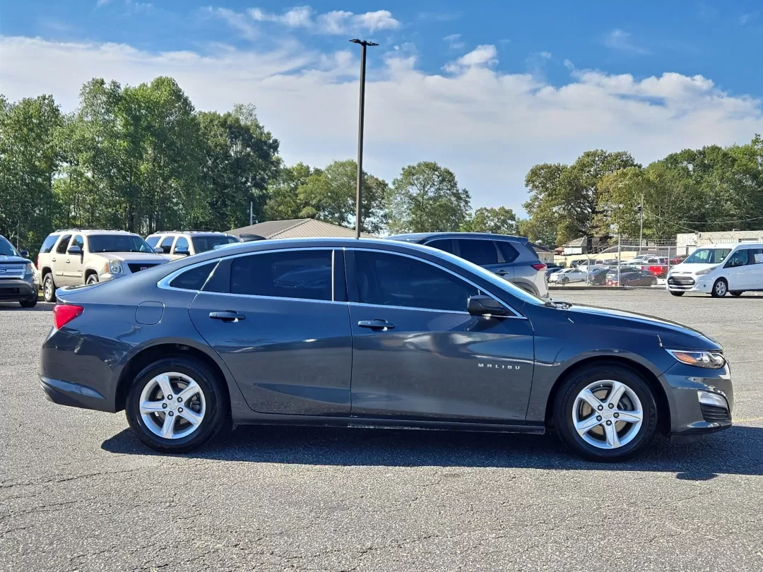 2019 /Dark Atmosphere/ Medium Ash Gray Chevrolet Malibu LS (1G1ZB5ST3KF) with an Other engine, located at 3959 U.S. 80 W, Phenix City, AL, 36870, (334) 297-4885, 32.469296, -85.135185 - Are you looking for a reliable vehicle that fits your dynamic lifestyle? Look no further! The 2019 Chevrolet Malibu LS offers the perfect blend of comfort, efficiency, and modern technology, making it an ideal choice for budget-conscious buyers, commuters, and growing families alike. This elegant se - Photo#4
