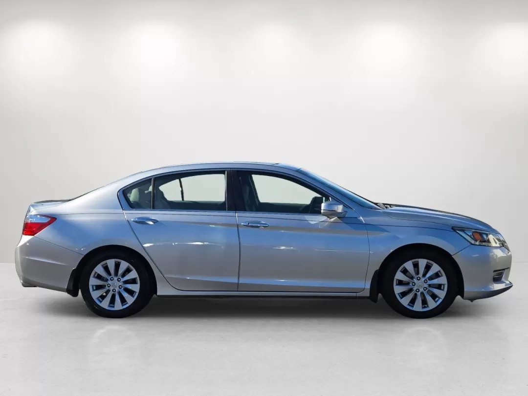 2013 Honda Accord Sdn EX-L (1HGCR2F87DA) with an Other engine, located at 3959 U.S. 80 W, Phenix City, AL, 36870, (334) 297-4885, 32.469296, -85.135185 - 2013 Honda Accord Sdn EX-L - Photo#4