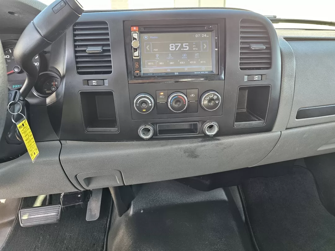 2007 /Dark Titanium GMC Sierra 1500 Work Truck (2GTEC19C271) with an Other engine, located at 5115 14th Ave., Columbus, GA, 31904, (706) 323-0345, 32.511494, -84.971046 - **Discover Your Next Adventure with the 2007 GMC Sierra 1500 at Gils Auto - Phenix City, AL!**<br /> <br /> Are you ready to tackle your next home improvement project, or perhaps you're planning a weekend getaway with friends? The 2007 GMC Sierra 1500 Extended Cab Pickup is the ideal vehicle for tho - Photo#12