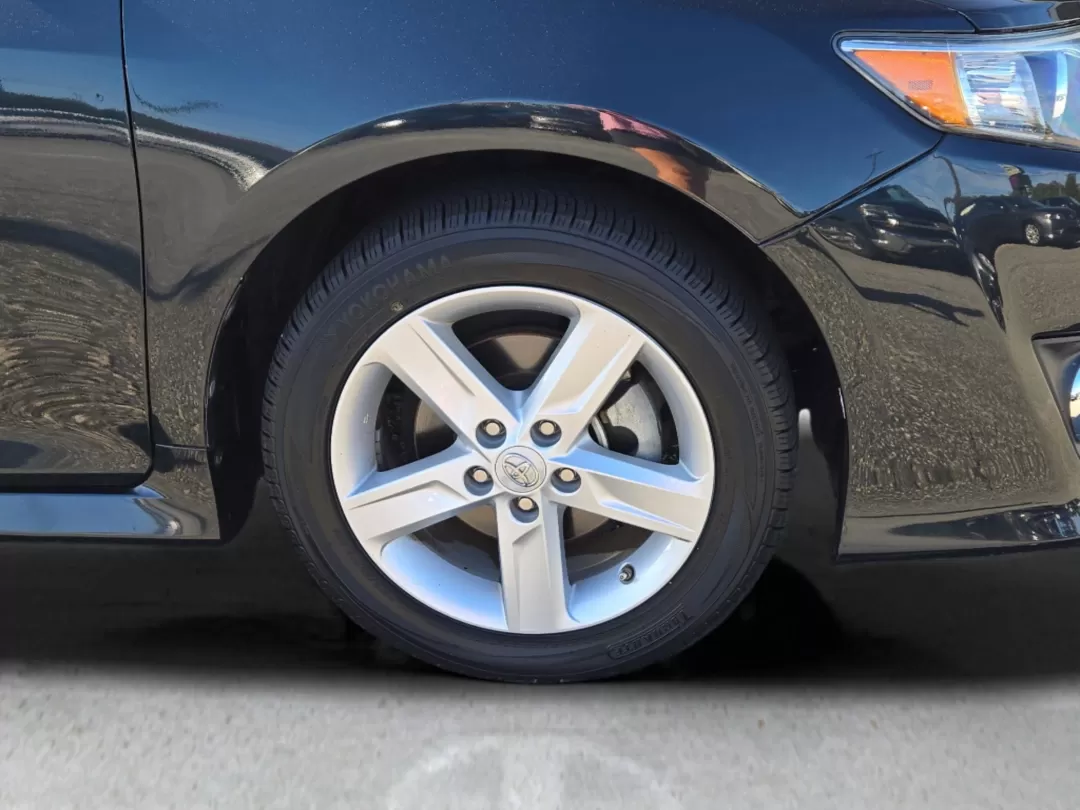 2013 Toyota Camry (4T1BF1FK8DU) with an Other engine, located at 5115 14th Ave., Columbus, GA, 31904, (706) 323-0345, 32.511494, -84.971046 - **Elevate Your Daily Commute with the 2013 Toyota Camry Ideal for Budget-Conscious Buyers!**<br /> <br /> Are you looking for a reliable sedan that perfectly balances comfort, efficiency, and technology? Look no further than this stunning 2013 Toyota Camry available at Gils Auto in Phenix City, AL. - Photo#2