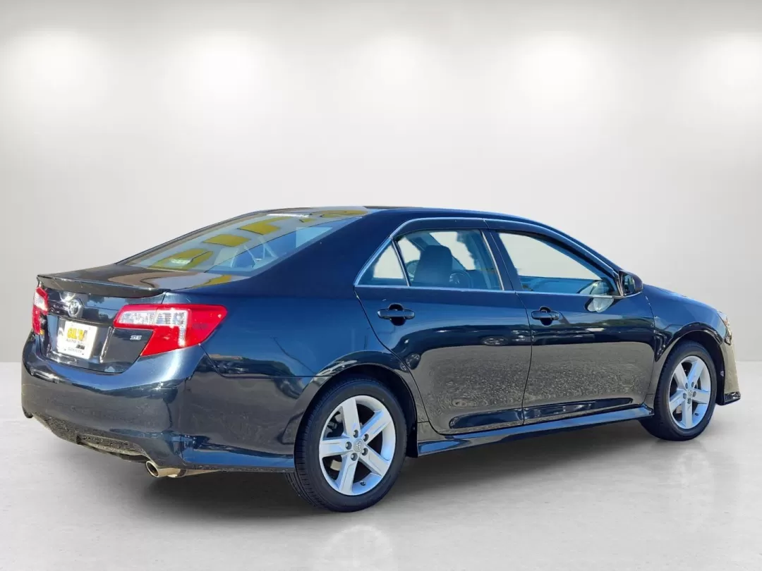 2013 Toyota Camry (4T1BF1FK8DU) with an Other engine, located at 5115 14th Ave., Columbus, GA, 31904, (706) 323-0345, 32.511494, -84.971046 - **Elevate Your Daily Commute with the 2013 Toyota Camry Ideal for Budget-Conscious Buyers!**<br /> <br /> Are you looking for a reliable sedan that perfectly balances comfort, efficiency, and technology? Look no further than this stunning 2013 Toyota Camry available at Gils Auto in Phenix City, AL. - Photo#5