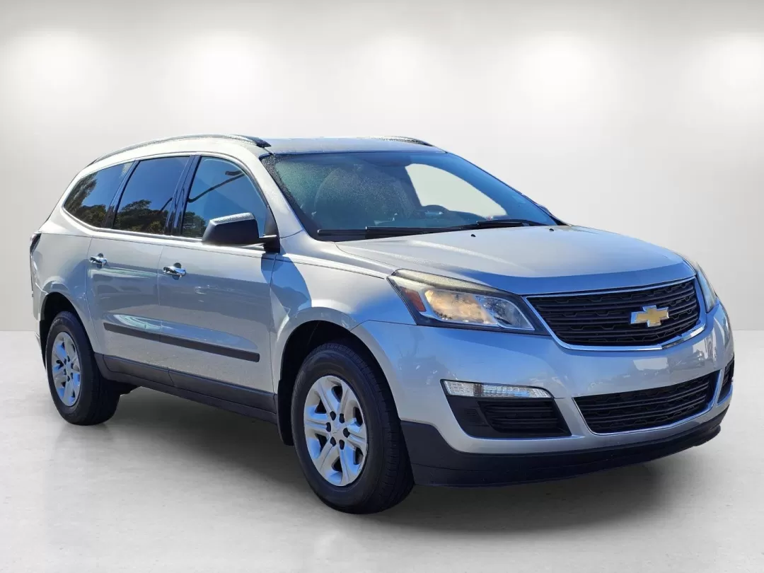 2017 /Dark Titanium/Light Titanium Chevrolet Traverse LS (1GNKRFED6HJ) with an Other engine, located at 7000 Northlake Connector, Columbus, GA, 31904, (706) 987-8085, 32.524975, -84.978134 - **Explore Your Next Adventure with the 2017 Chevrolet Traverse at Gils Auto!**<br /> <br /> Are you ready for family road trips, weekend adventures, or simply a reliable vehicle for daily commutes? Look no further than the 2017 Chevrolet Traverse LS, a versatile SUV that fits a variety of lifestyles - Photo#2