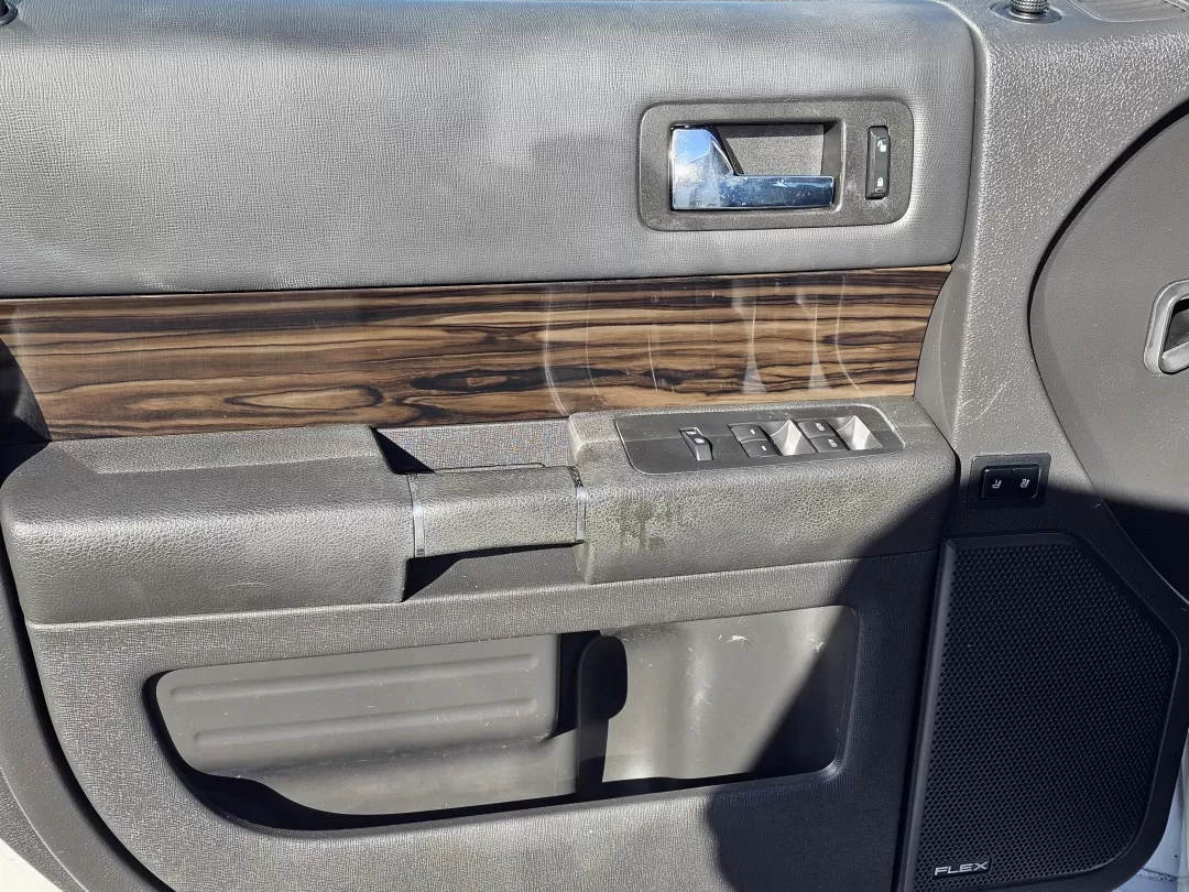 2015 Ford Flex SEL photo 9