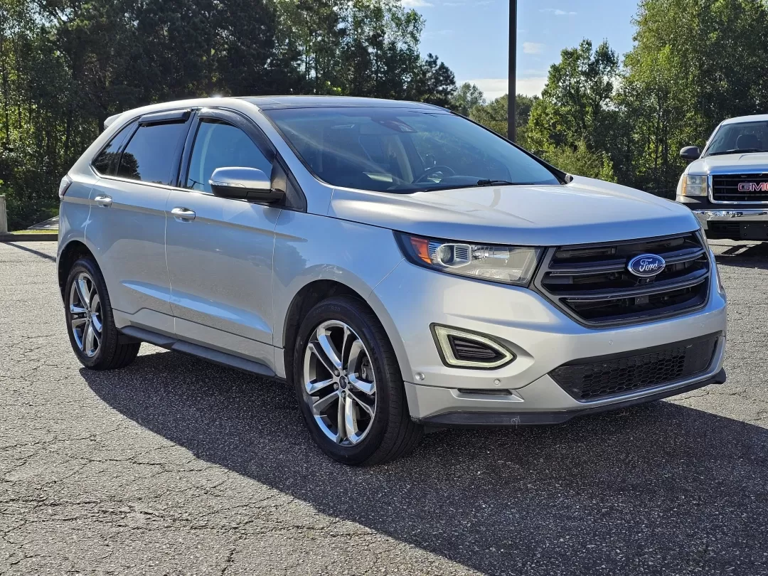2016 Ford Edge Sport photo 3