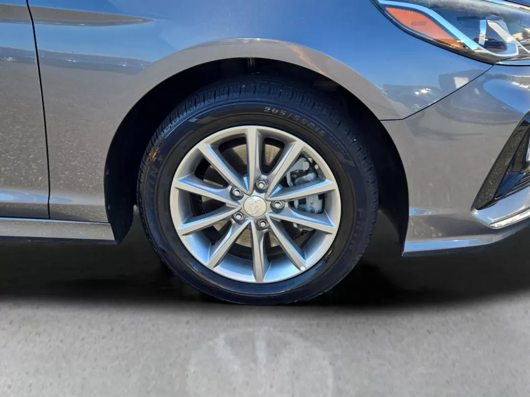 2018 /Gray Hyundai Sonata SE (5NPE24AF0JH) with an Other engine, located at 804 22nd Ave, Phenix City, AL, 36870, (334) 297-1860, 32.484749, -85.024475 - 2018 Hyundai Sonata SE - Photo#2