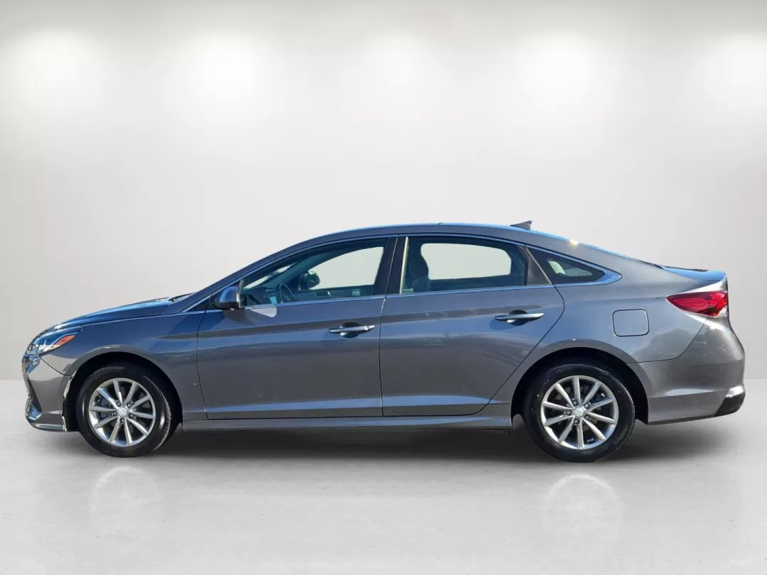 2018 /Gray Hyundai Sonata SE (5NPE24AF0JH) with an Other engine, located at 804 22nd Ave, Phenix City, AL, 36870, (334) 297-1860, 32.484749, -85.024475 - 2018 Hyundai Sonata SE - Photo#8