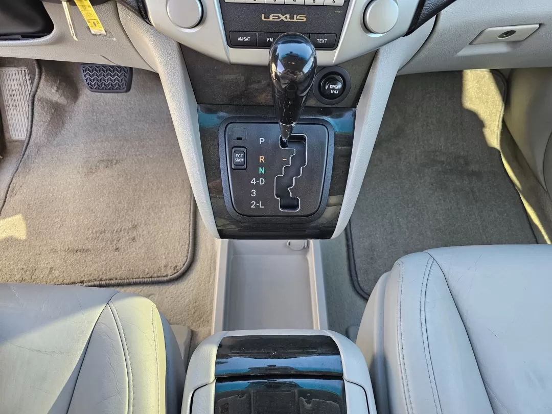 2008 Lexus RX 350 (2T2GK31U08C) with an Other engine, located at 804 22nd Ave, Phenix City, AL, 36870, (334) 297-1860, 32.484749, -85.024475 - **Elevate Your Lifestyle with the 2008 Lexus RX 350 - The Perfect SUV for Every Adventure!**<br /> <br /> Are you searching for a vehicle that seamlessly combines elegance, comfort, and versatility? Look no further than the stunning 2008 Lexus RX 350, available now at Gils Auto in Phenix City, AL. W - Photo#14