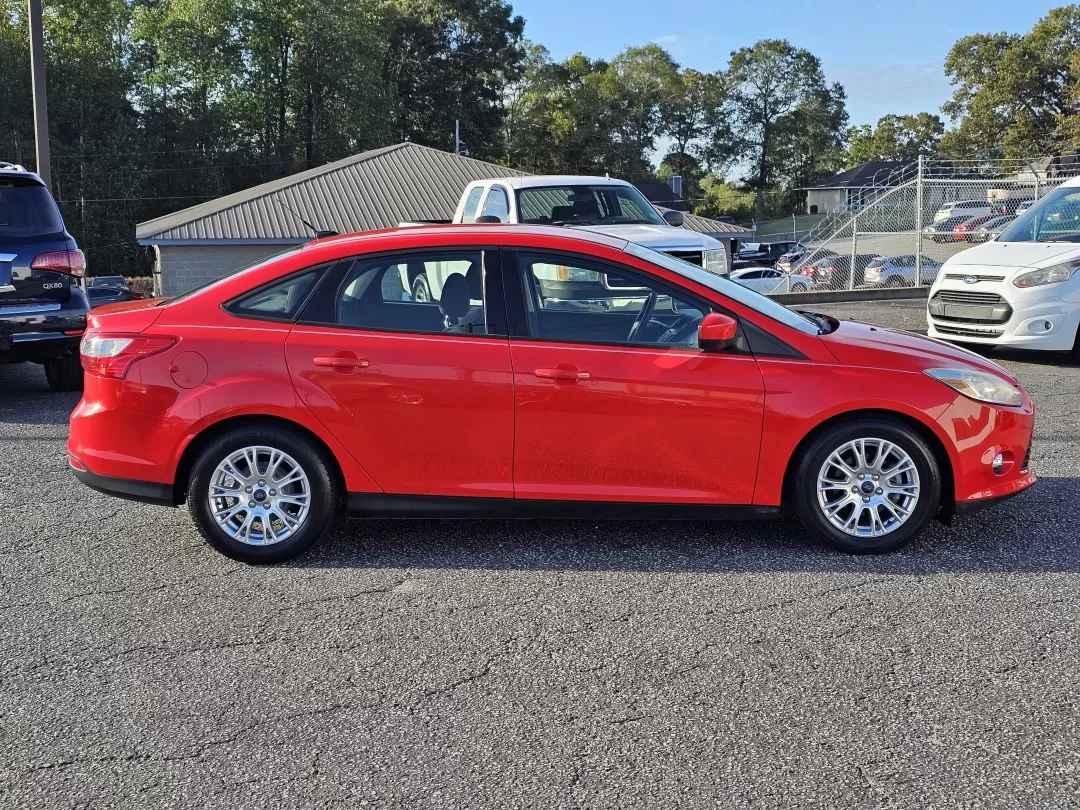 2012 Ford Focus SE photo 4