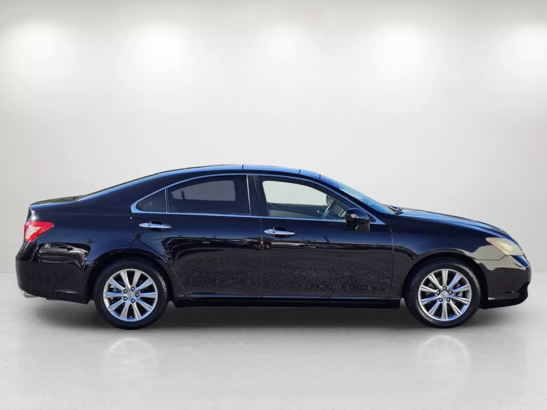 2008 Lexus ES 350 (JTHBJ46G982) with an Other engine, located at 5115 14th Ave., Columbus, GA, 31904, (706) 323-0345, 32.511494, -84.971046 - Are you ready to elevate your daily drive with a touch of luxury? At Gils Auto in Phenix City, AL, we have the perfect vehicle for you: a stunning 2008 Lexus ES 350, designed for those who appreciate both comfort and style. This sedan is not just a mode of transportation; it's an experience that enh - Photo#3