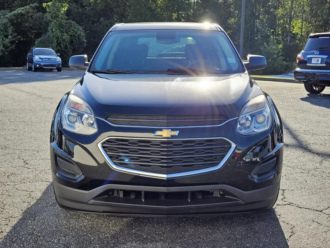 2017 Chevrolet Equinox LS photo 2