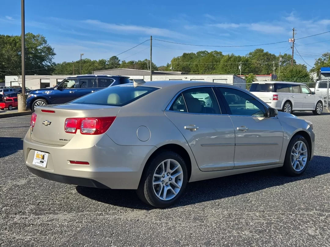 2016 /Cocoa/Light Neutral Chevrolet Malibu Limited LT (1G11C5SA8GF) with an Other engine, located at 5115 14th Ave., Columbus, GA, 31904, (706) 323-0345, 32.511494, -84.971046 - 2016 Chevrolet Malibu Limited LT - Photo#5