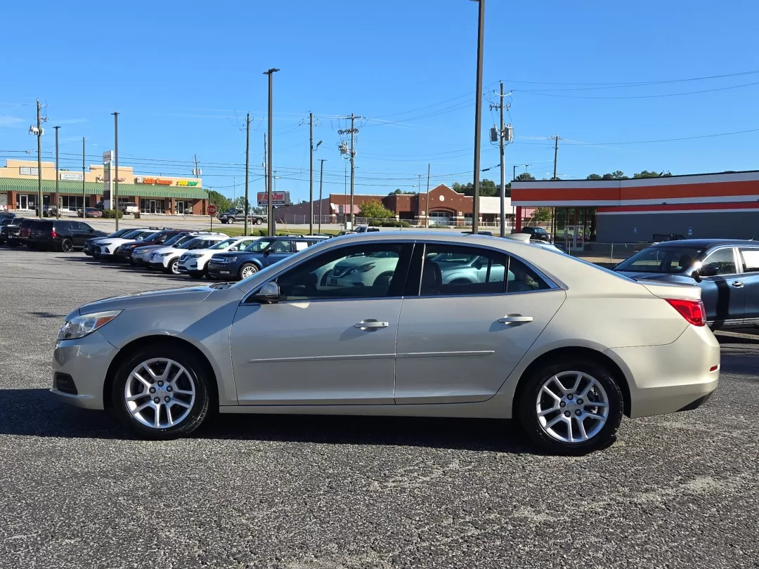 2016 /Cocoa/Light Neutral Chevrolet Malibu Limited LT (1G11C5SA8GF) with an Other engine, located at 5115 14th Ave., Columbus, GA, 31904, (706) 323-0345, 32.511494, -84.971046 - 2016 Chevrolet Malibu Limited LT - Photo#8