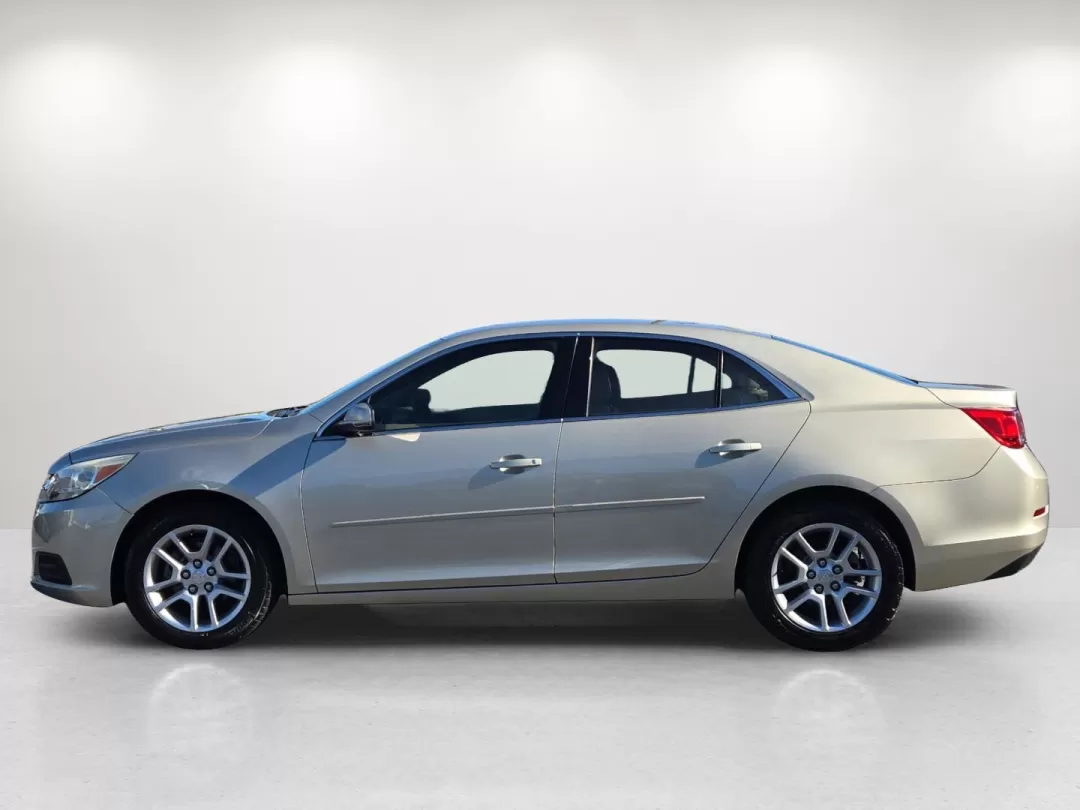 2016 /Cocoa/Light Neutral Chevrolet Malibu Limited LT (1G11C5SA8GF) with an Other engine, located at 5115 14th Ave., Columbus, GA, 31904, (706) 323-0345, 32.511494, -84.971046 - Discover the perfect blend of style, comfort, and reliability with our 2016 Chevrolet Malibu Limited, available now at Gils Auto your trusted Buy Here Pay Here dealership located at 5115 14th Ave., Columbus, GA 31904. Nestled in the heart of Columbus, this sedan is not just a mode of transportation - Photo#9