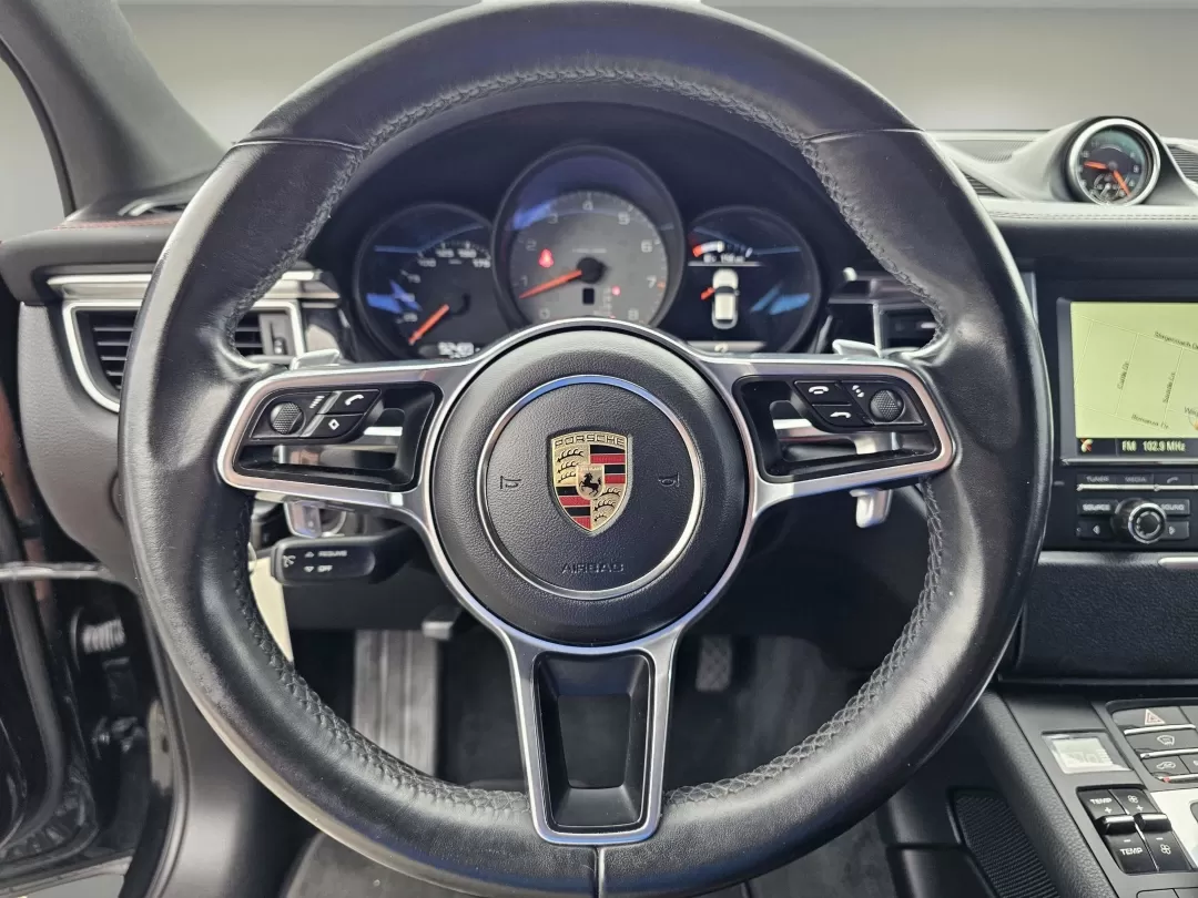 2016 Porsche Macan S (WP1AB2A58GL) with an Other engine, located at 1430 Gateway Drive, Opelika, AL, 36801, (334) 239-0944, 32.637871, -85.409790 - 2016 Porsche Macan S - Photo#10