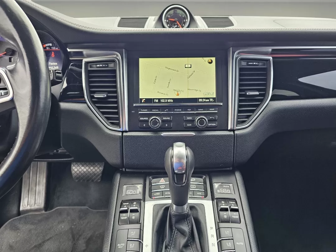 2016 Porsche Macan S (WP1AB2A58GL) with an Other engine, located at 1430 Gateway Drive, Opelika, AL, 36801, (334) 239-0944, 32.637871, -85.409790 - 2016 Porsche Macan S - Photo#11