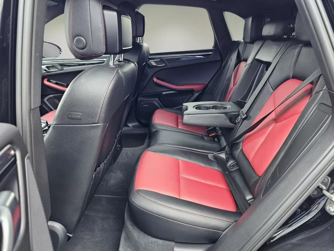 2016 Porsche Macan S (WP1AB2A58GL) with an Other engine, located at 1430 Gateway Drive, Opelika, AL, 36801, (334) 239-0944, 32.637871, -85.409790 - 2016 Porsche Macan S - Photo#14