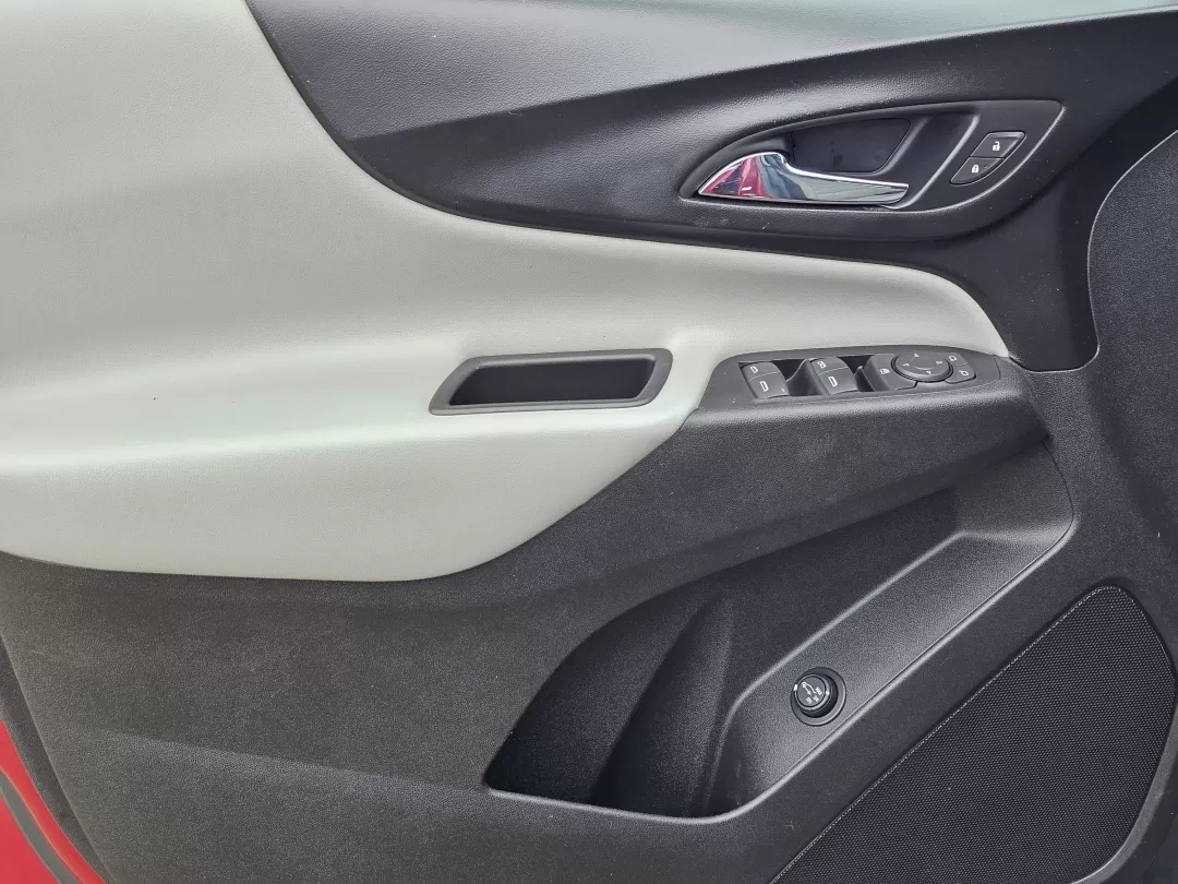 2018 /Medium Ash Gray Chevrolet Equinox LT (2GNAXJEV6J6) with an Other engine, located at 1430 Gateway Drive, Opelika, AL, 36801, (334) 239-0944, 32.637871, -85.409790 - 2018 Chevrolet Equinox LT - Photo#8