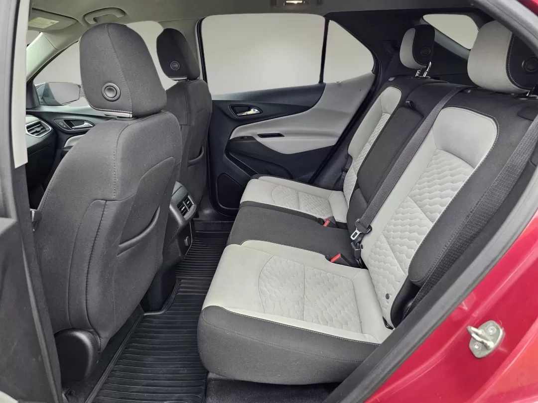 2018 /Medium Ash Gray Chevrolet Equinox LT (2GNAXJEV6J6) with an Other engine, located at 1430 Gateway Drive, Opelika, AL, 36801, (334) 239-0944, 32.637871, -85.409790 - 2018 Chevrolet Equinox LT - Photo#14