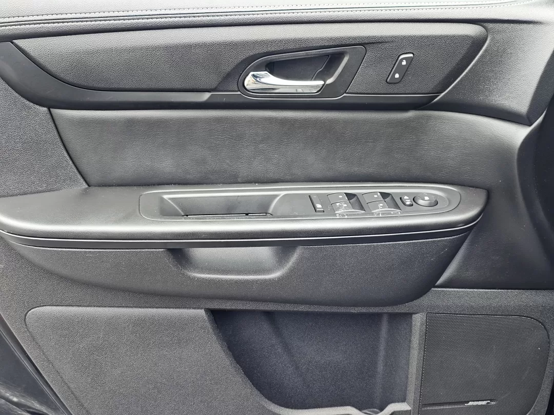2015 /Ebony Chevrolet Traverse LT (1GNKRHKDXFJ) with an Other engine, located at 5115 14th Ave., Columbus, GA, 31904, (706) 323-0345, 32.511494, -84.971046 - **Elevate Your Family Adventures with the 2015 Chevrolet Traverse LT at Gils Auto!**<br /> <br /> Are you searching for the perfect family SUV that combines space, comfort, and the latest technology? Look no further than this 2015 Chevrolet Traverse LT, now available at Gils Auto in Phenix City, AL. - Photo#8