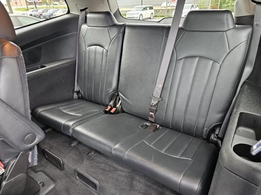 2015 /Ebony Chevrolet Traverse LT (1GNKRHKDXFJ) with an Other engine, located at 5115 14th Ave., Columbus, GA, 31904, (706) 323-0345, 32.511494, -84.971046 - **Elevate Your Family Adventures with the 2015 Chevrolet Traverse LT at Gils Auto!**<br /> <br /> Are you searching for the perfect family SUV that combines space, comfort, and the latest technology? Look no further than this 2015 Chevrolet Traverse LT, now available at Gils Auto in Phenix City, AL. - Photo#14