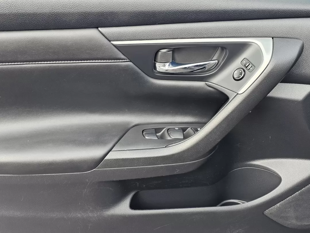 2015 /Charcoal Nissan Altima 2.5 S (1N4AL3AP3FC) with an Other engine, located at 3959 U.S. 80 W, Phenix City, AL, 36870, (334) 297-4885, 32.469296, -85.135185 - Elevate your daily commute or weekend adventures with the perfect blend of style, comfort, and reliability the 2015 Nissan Altima 2.5 S. This sedan isn't just a vehicle; it's a lifestyle choice that caters to professionals, families, and anyone who values a smooth ride. With its impressive fuel eff - Photo#9