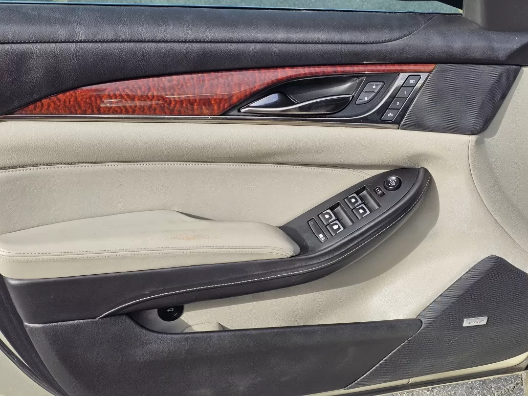 2014 /Light Platinum w/Jet Black Accents Cadillac CTS Sedan Luxury RWD (1G6AR5SX8E0) with an Other engine, located at 3959 U.S. 80 W, Phenix City, AL, 36870, (334) 297-4885, 32.469296, -85.135185 - **Experience the Elegance of Driving with the 2014 Cadillac CTS Sedan at Gils Auto!**<br /> <br /> Are you ready to elevate your daily commute or weekend adventures? The 2014 Cadillac CTS Sedan is the perfect blend of luxury, safety, and performance, designed for those who appreciate both style and - Photo#8