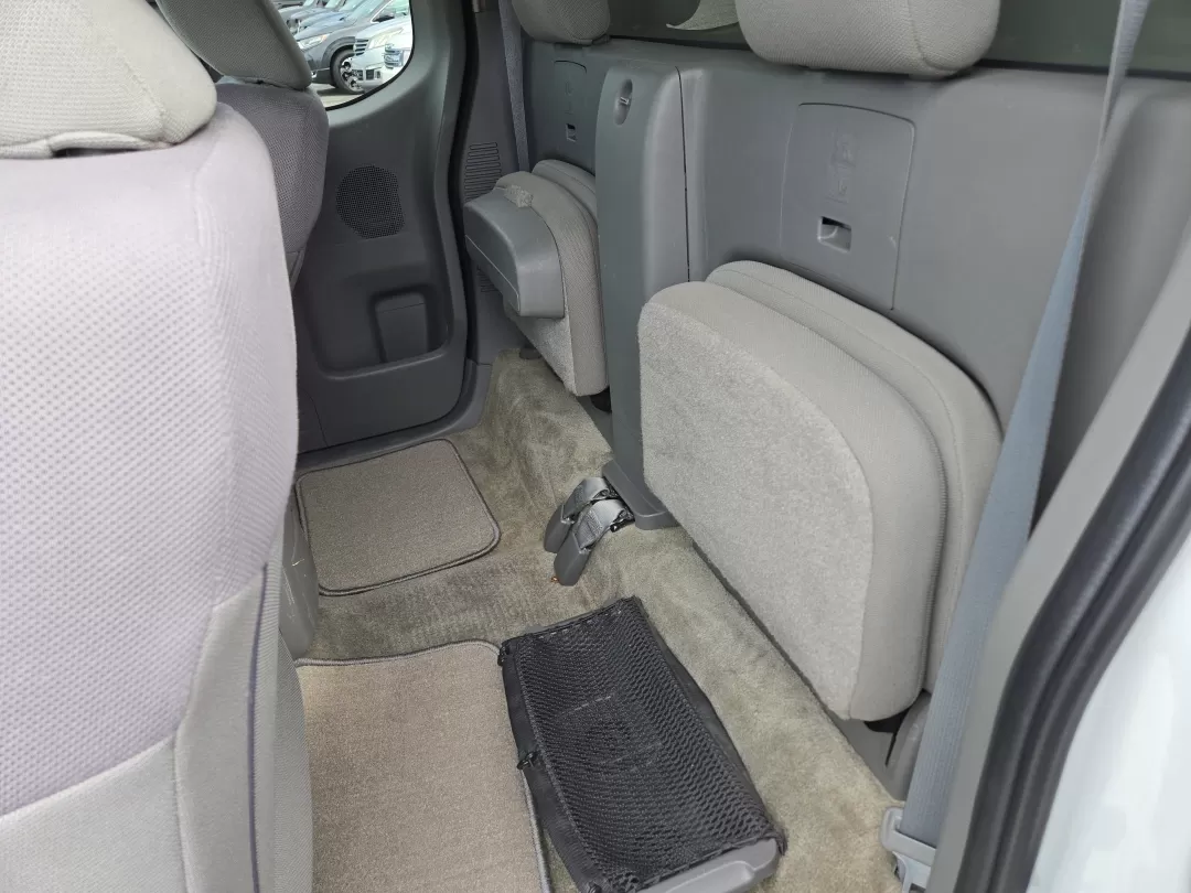 2015 /Steel Nissan Frontier S (1N6BD0CTXFN) with an Other engine, located at 3959 U.S. 80 W, Phenix City, AL, 36870, (334) 297-4885, 32.469296, -85.135185 - **Elevate Your Adventures with the 2015 Nissan Frontier at Gils Auto - Phenix City!** <br /> <br /> Are you searching for a reliable, rugged truck that effortlessly fits into your active lifestyle? Look no further than the 2015 Nissan Frontier, available now at Gils Auto in Phenix City, AL. Ideal fo - Photo#11