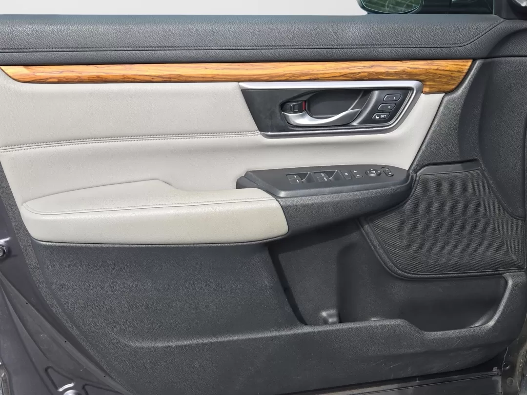 2017 Honda CR-V Touring (5J6RW2H99HL) with an Other engine, located at 7000 Northlake Connector, Columbus, GA, 31904, (706) 987-8085, 32.524975, -84.978134 - Experience the freedom of adventure and the comfort of home with this stunning 2017 Honda CR-V Touring, available now at Gils Auto in Phenix City, Alabama. Perfectly suited for both daily commutes and weekend getaways, this versatile SUV is your ticket to a lifestyle of exploration and convenience. - Photo#9