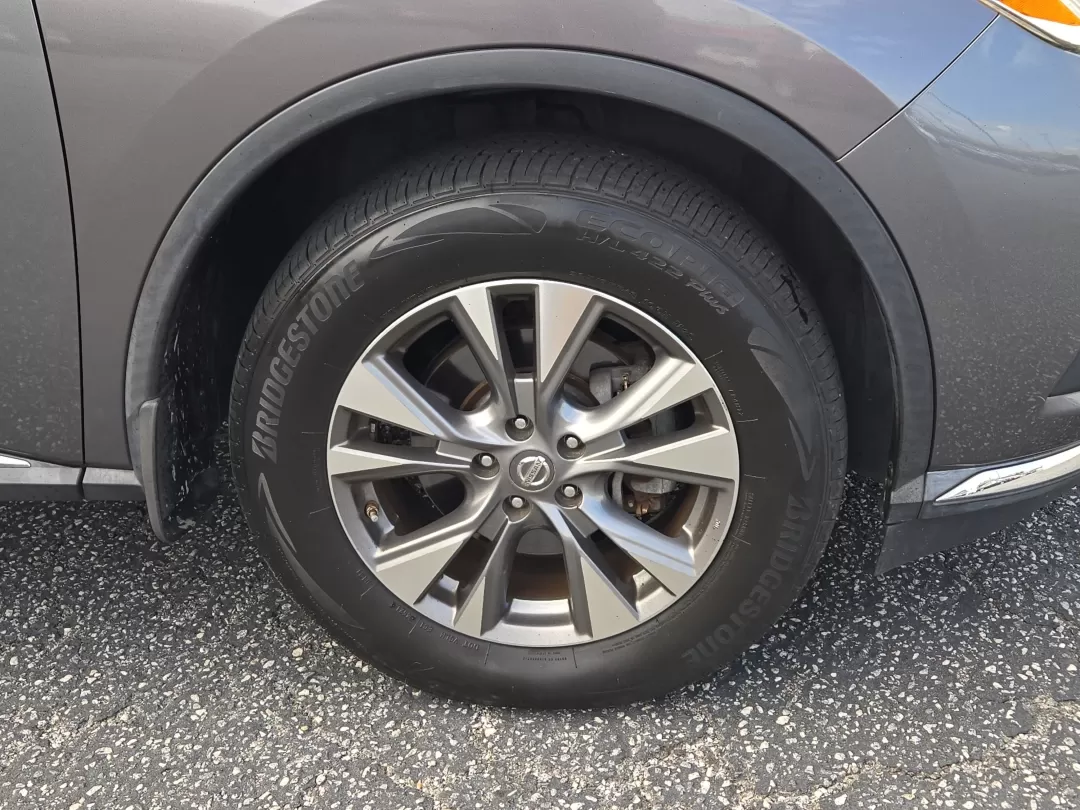 2017 /Graphite Nissan Murano SV (5N1AZ2MGXHN) with an Other engine, located at 3959 U.S. 80 W, Phenix City, AL, 36870, (334) 297-4885, 32.469296, -85.135185 - **Discover Adventure with the 2017 Nissan Murano SV at Gils Auto Perfect for Every Lifestyle!**<br /> <br /> Are you searching for a versatile SUV that caters to both your daily commuting needs and weekend adventures? Look no further than the stunning 2017 Nissan Murano SV available at Gils Auto in - Photo#2