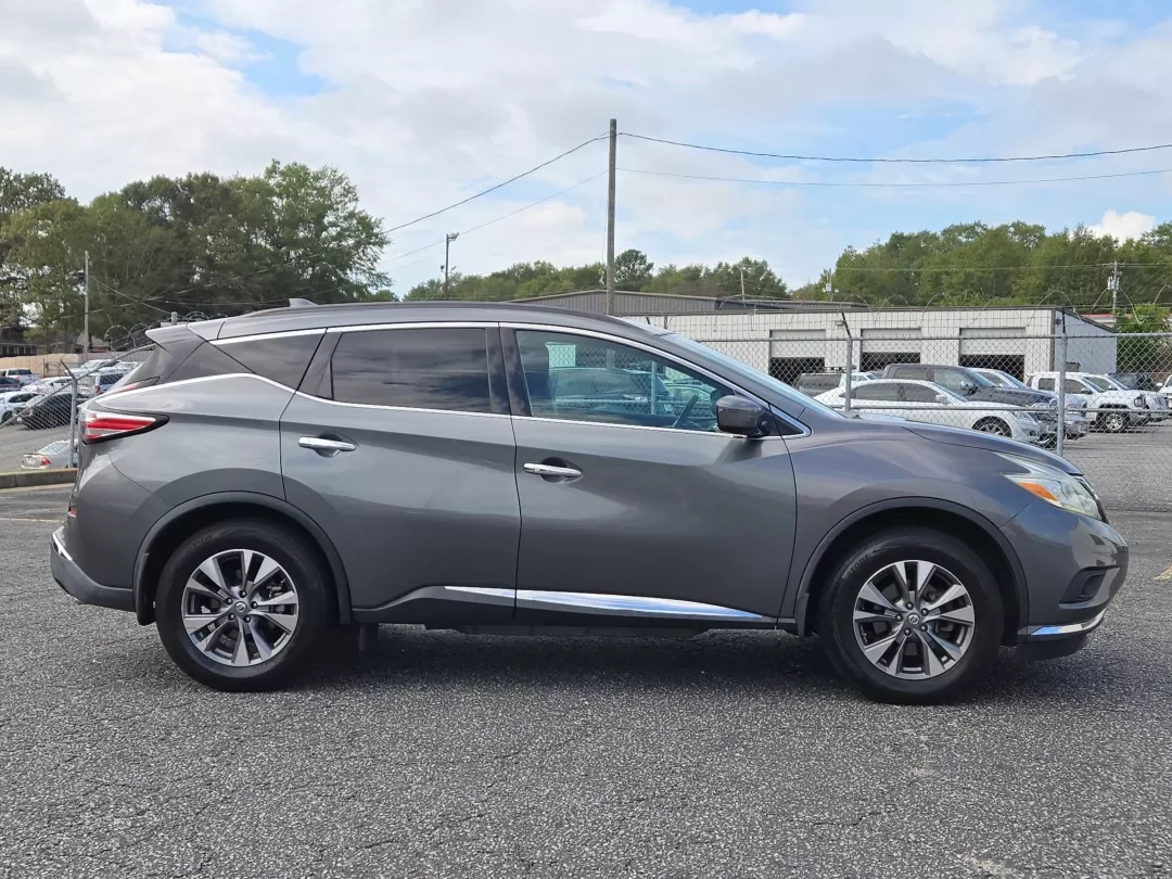 2017 /Graphite Nissan Murano SV (5N1AZ2MGXHN) with an Other engine, located at 3959 U.S. 80 W, Phenix City, AL, 36870, (334) 297-4885, 32.469296, -85.135185 - **Discover Adventure with the 2017 Nissan Murano SV at Gils Auto Perfect for Every Lifestyle!**<br /> <br /> Are you searching for a versatile SUV that caters to both your daily commuting needs and weekend adventures? Look no further than the stunning 2017 Nissan Murano SV available at Gils Auto in - Photo#4
