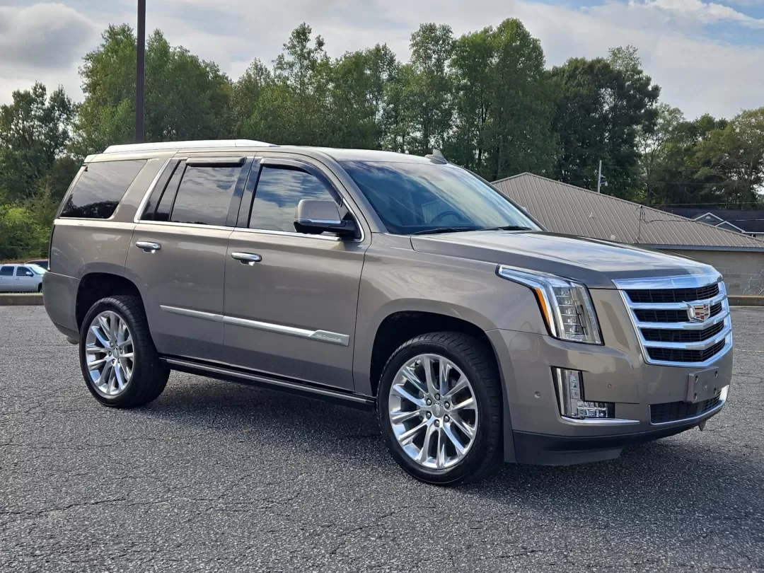 2017 /Shale with Cocoa Accents Cadillac Escalade Premium Luxury (1GYS3CKJ9HR) with an Other engine, located at 3959 U.S. 80 W, Phenix City, AL, 36870, (334) 297-4885, 32.469296, -85.135185 - Unleash your adventurous spirit with the stunning 2017 Cadillac Escalade Premium Luxury, now available at Gils Auto in Phenix City, AL. This SUV is not just a mode of transportation; it's a lifestyle choice perfect for families, weekend warriors, and those who appreciate the finer things in life. Wh - Photo#3