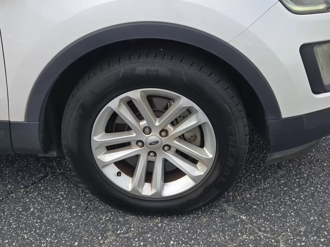 2017 Ford Explorer XLT (1FM5K7D84HG) with an Other engine, located at 3959 U.S. 80 W, Phenix City, AL, 36870, (334) 297-4885, 32.469296, -85.135185 - **Discover the 2017 Ford Explorer XLT: Your Perfect Adventure Companion!**<br /> <br /> Are you gearing up for family road trips or weekend getaways? The 2017 Ford Explorer XLT is designed to elevate your adventures, offering spacious comfort and advanced features that make every drive a pleasure. W - Photo#2