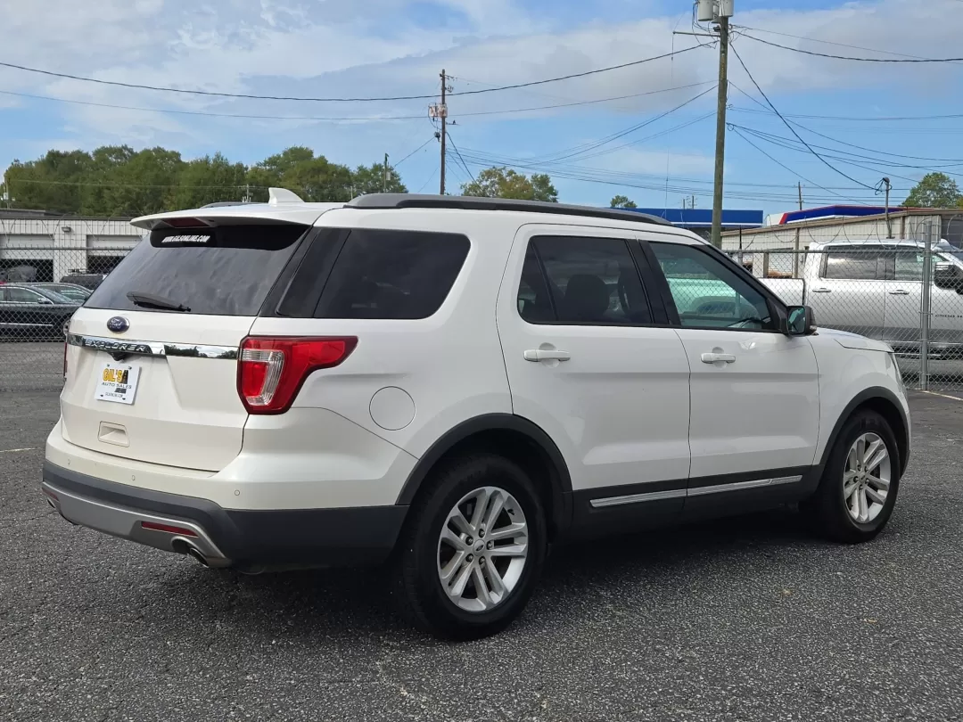 2017 Ford Explorer XLT (1FM5K7D84HG) with an Other engine, located at 3959 U.S. 80 W, Phenix City, AL, 36870, (334) 297-4885, 32.469296, -85.135185 - **Discover the 2017 Ford Explorer XLT: Your Perfect Adventure Companion!**<br /> <br /> Are you gearing up for family road trips or weekend getaways? The 2017 Ford Explorer XLT is designed to elevate your adventures, offering spacious comfort and advanced features that make every drive a pleasure. W - Photo#5
