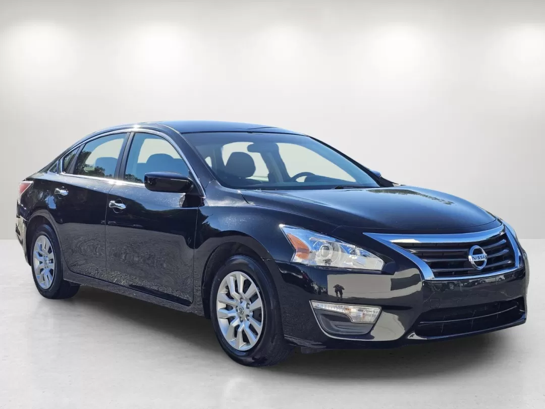 2015 /Charcoal Nissan Altima 2.5 S (1N4AL3AP1FC) with an Other engine, located at 804 22nd Ave, Phenix City, AL, 36870, (334) 297-1860, 32.484749, -85.024475 - Unlock the adventure of your daily drive with the 2015 Nissan Altima 2.5 S, a standout sedan designed for budget-conscious buyers and families alike! With its sleek Super Black exterior and spacious interior, this car is perfect for long commutes, school drop-offs, and weekend getaways. Whether you' - Photo#2